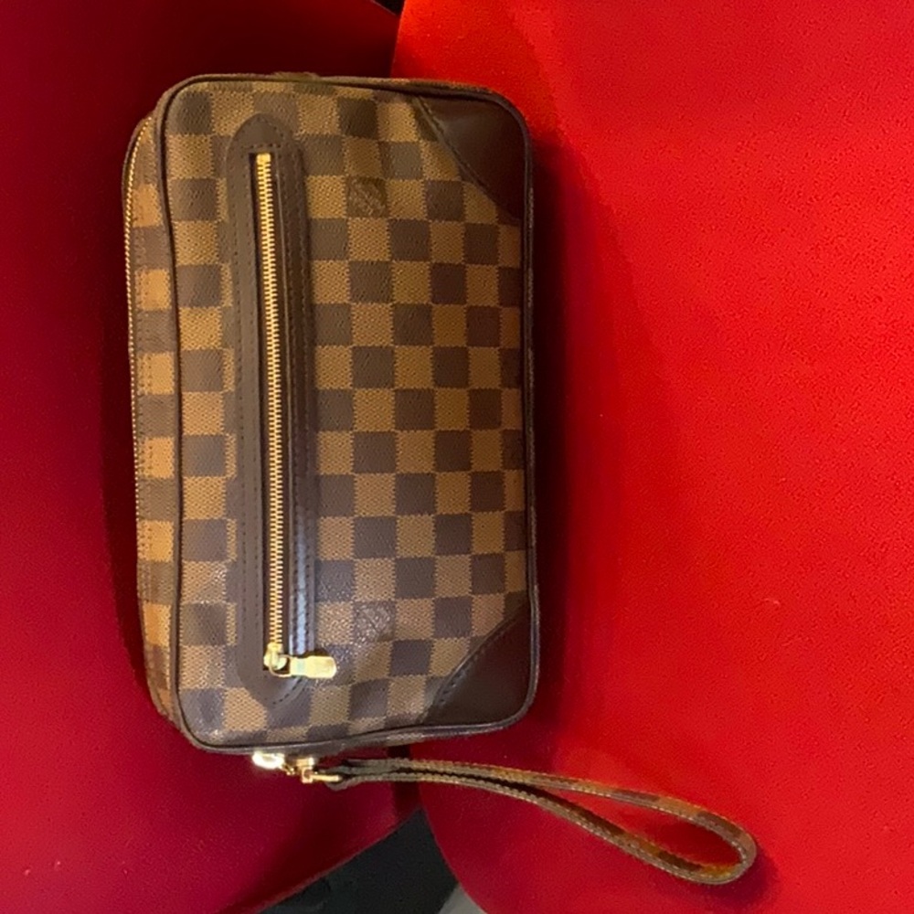 Louis Vuitton Damier Wristlet 🤎